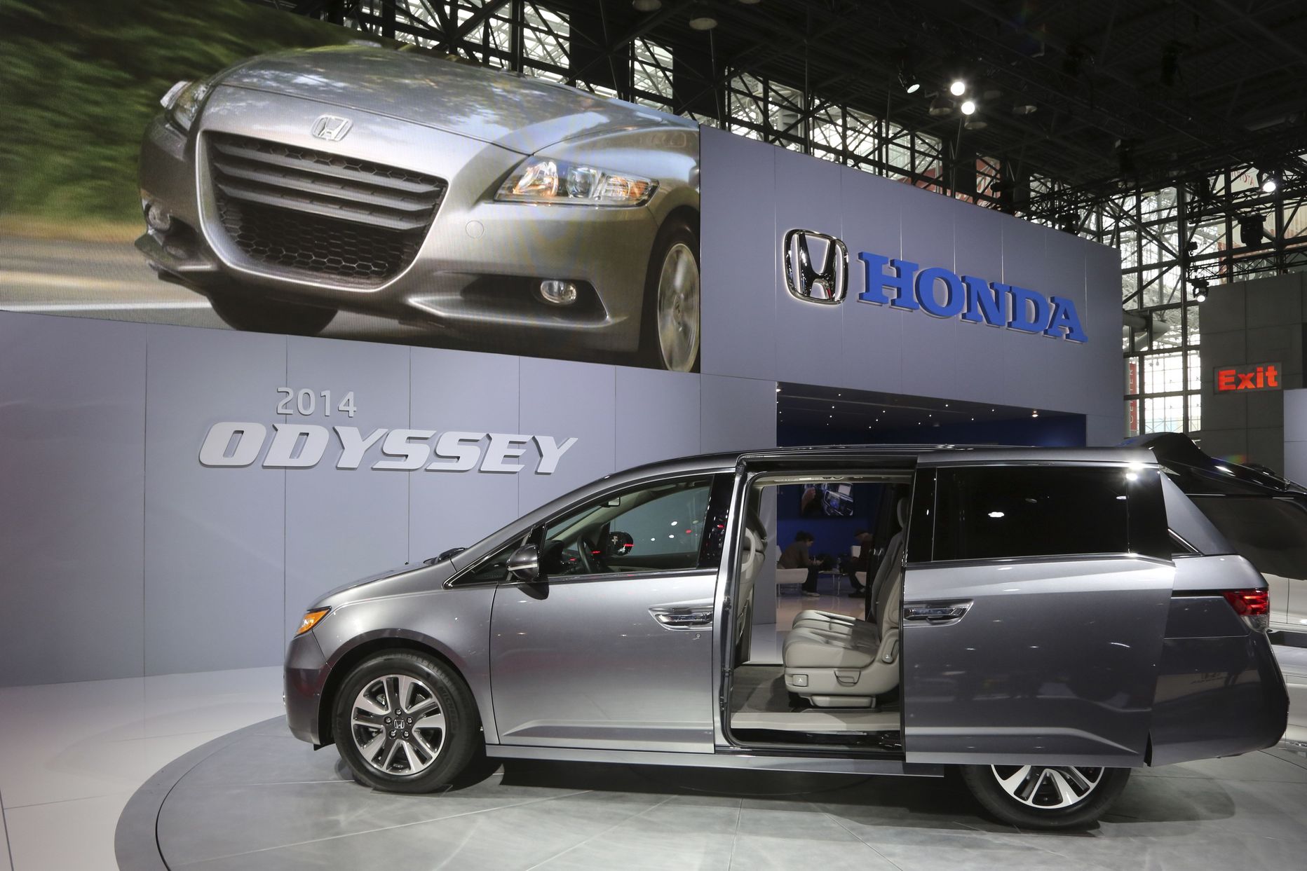 Honda Odyssey uuel mahtuniversaalil on emadele meelepäraseid funktsioone.