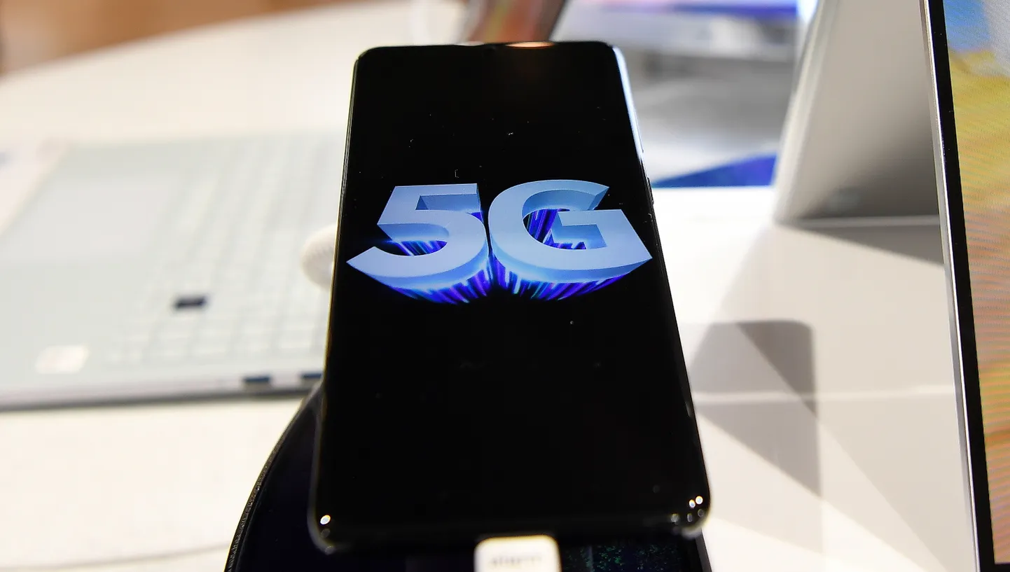 "Huawei" viedtālrunis ar 5G attēlu.