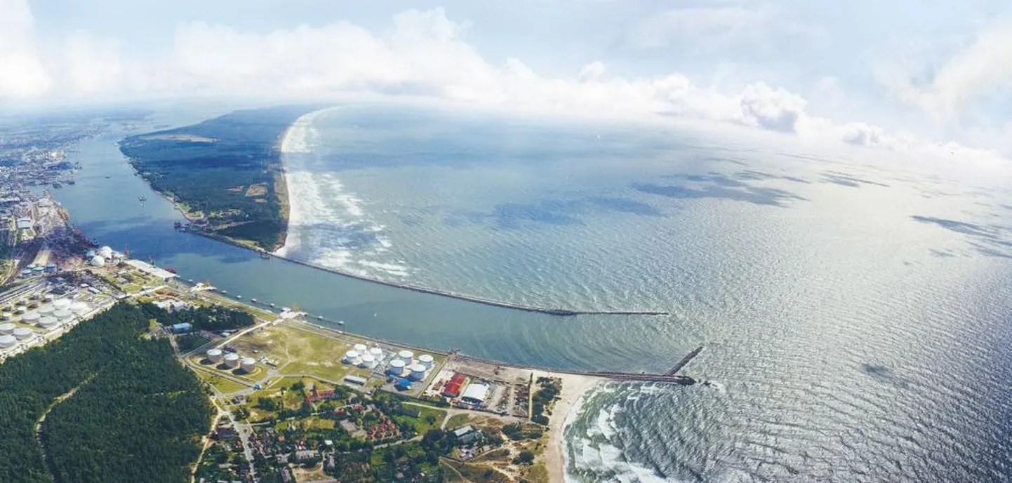 Klaipeda sadam õhust pildistatuna.