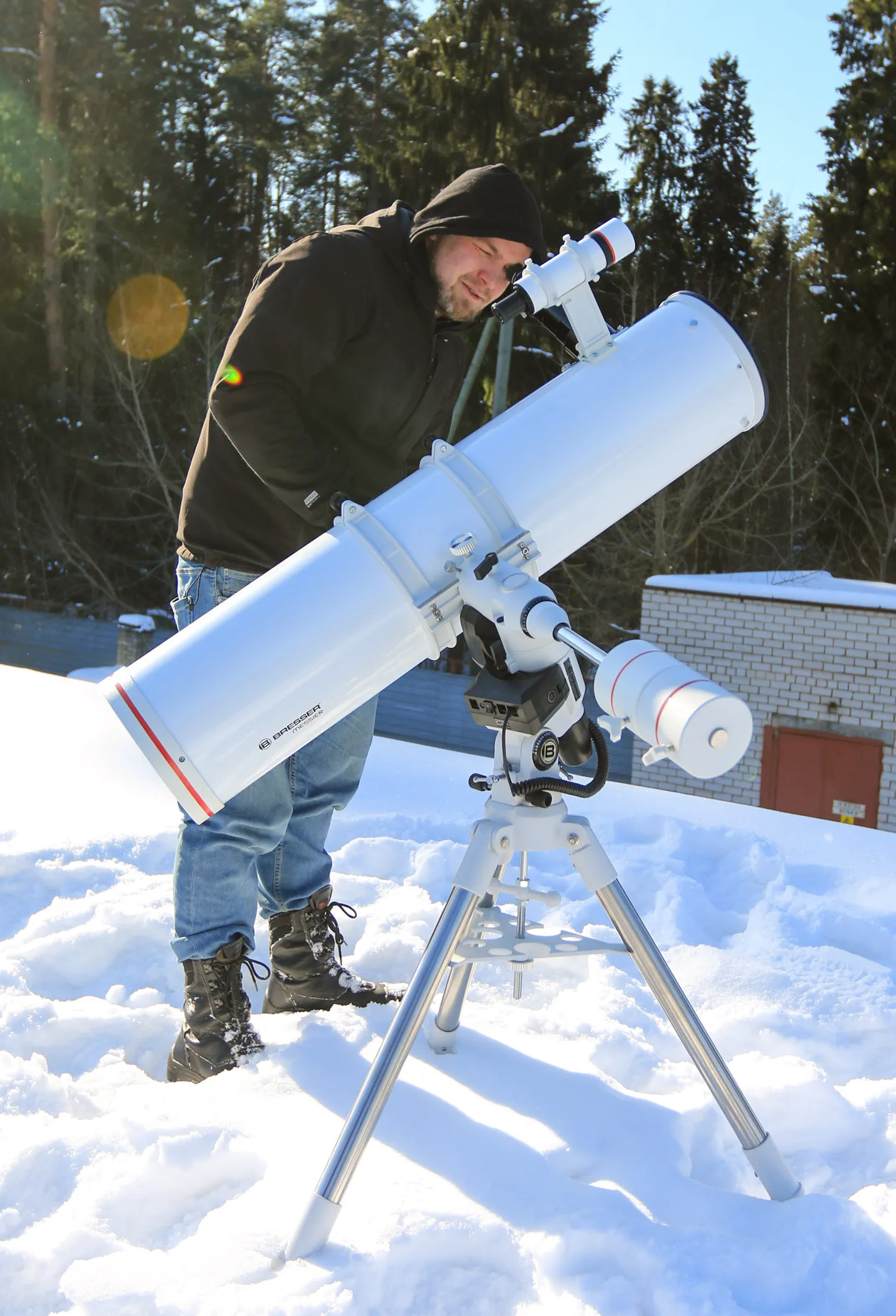 Tõrvakas Taavi Niittee on astronoomiast huvitunud 
10. eluaastast peale, mil ta täheatlasest teada sai, et öösiti taevast paistev tähevöö on Linnutee.