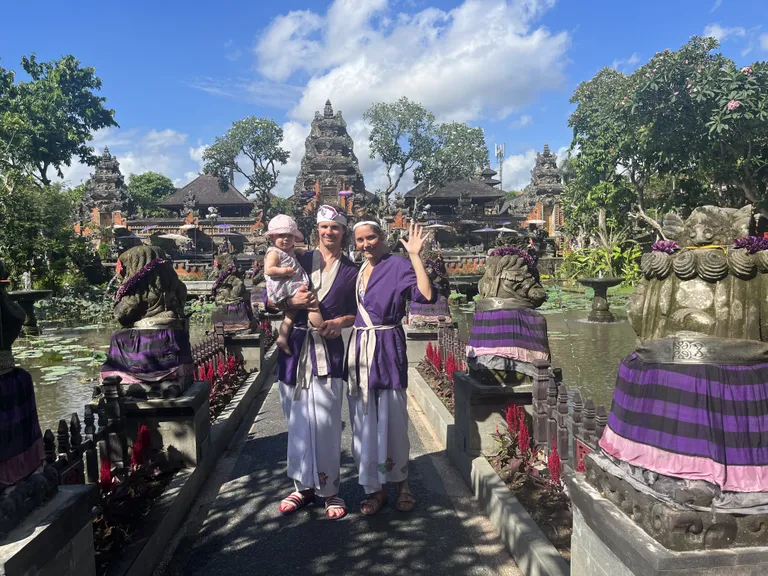 Ubudis asuv imeline Water palace ja Räimepere.