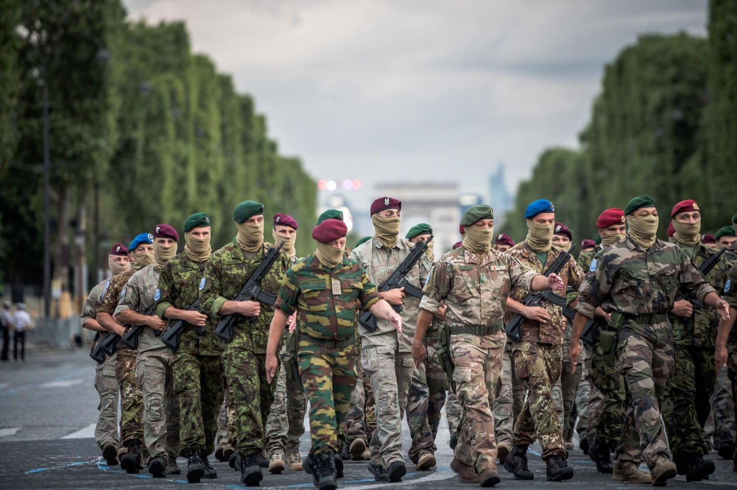 Eesti kaitseväelased olid kutsutud tänavusele Bastille’ päeva paraadile Pariisi marssima koos teiste erioperatsioonide sihtüksuses Takuba teeninud riikide kolleegidega. 