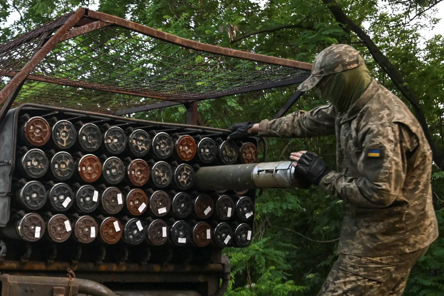 Ukraina sõjaväelased raketiheitjaga Zaporižžja oblastis.