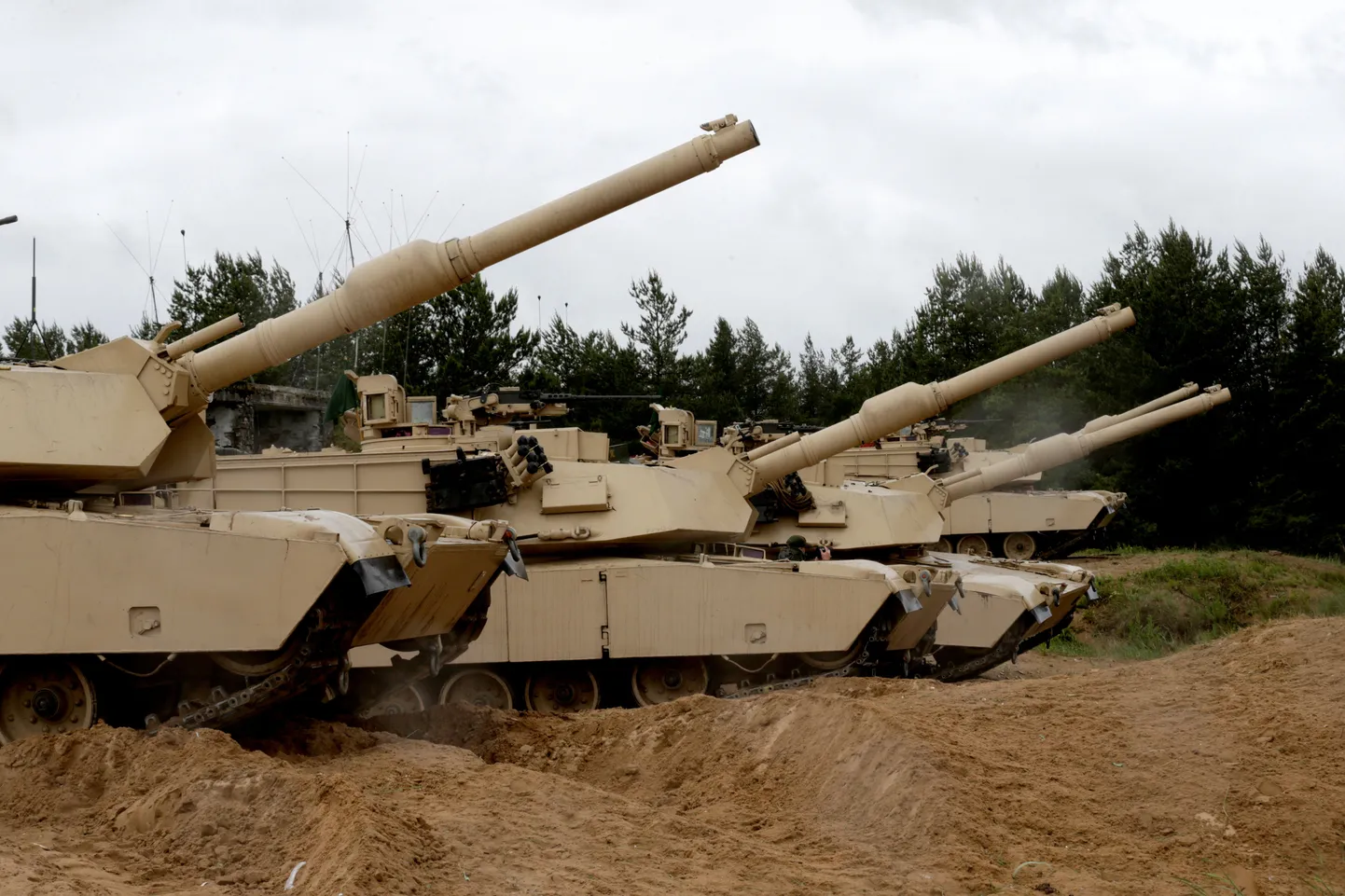 Танки Abrams в Латвии.