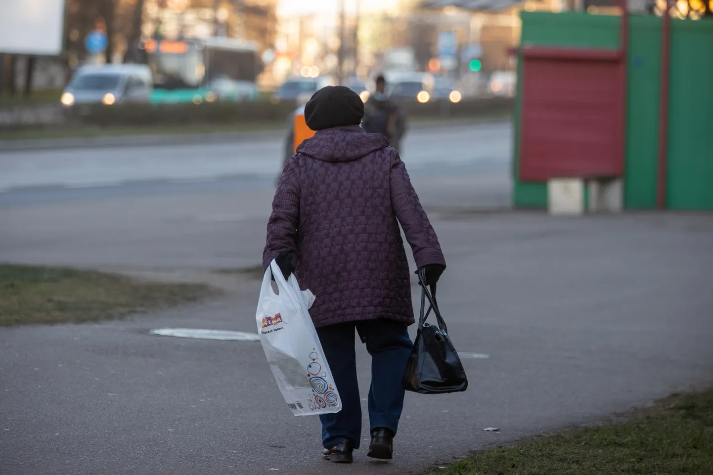 Tallinna eakas. Foto illustreeriv.

Pensioners, retirement. Older people at the streets. 
Foto Tairo Lutter, Postimees