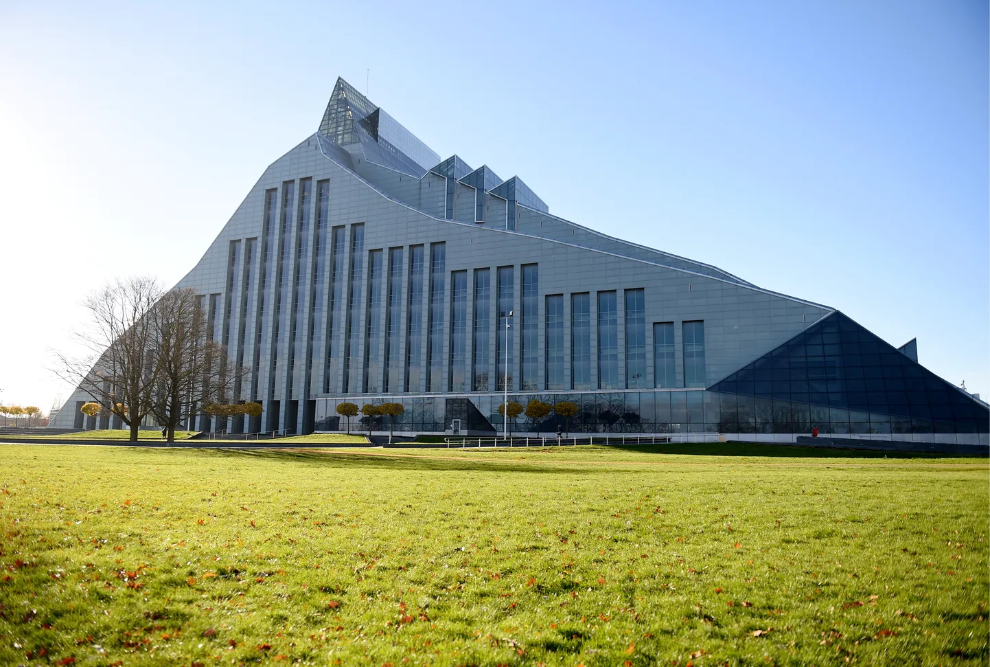 Latvijas Nacionālā bibliotēka.