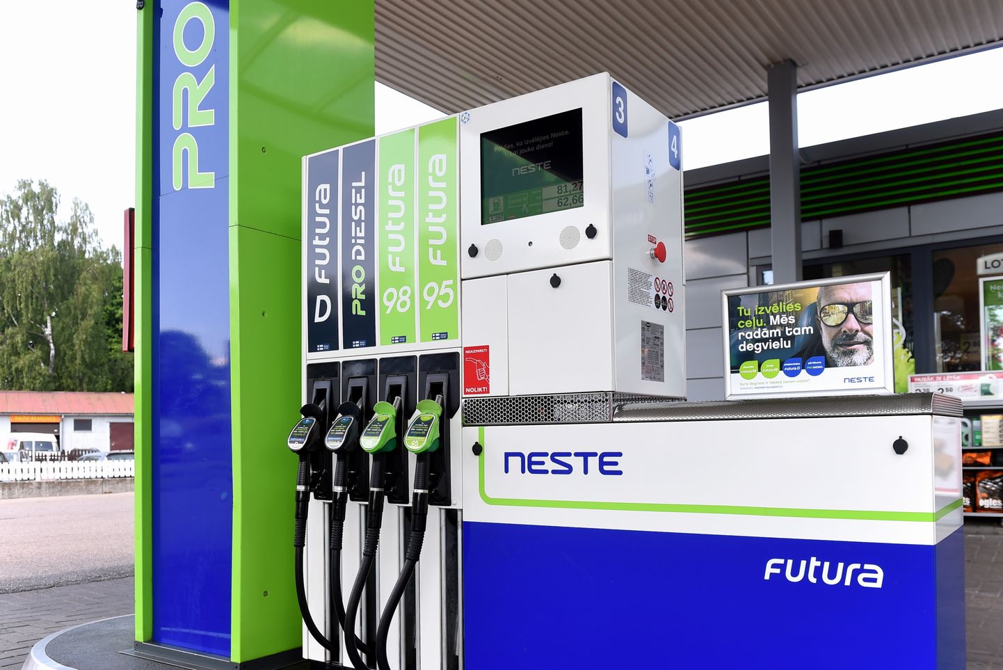 "Neste" degvielas uzpildes stacija Ulmaņa gatvē