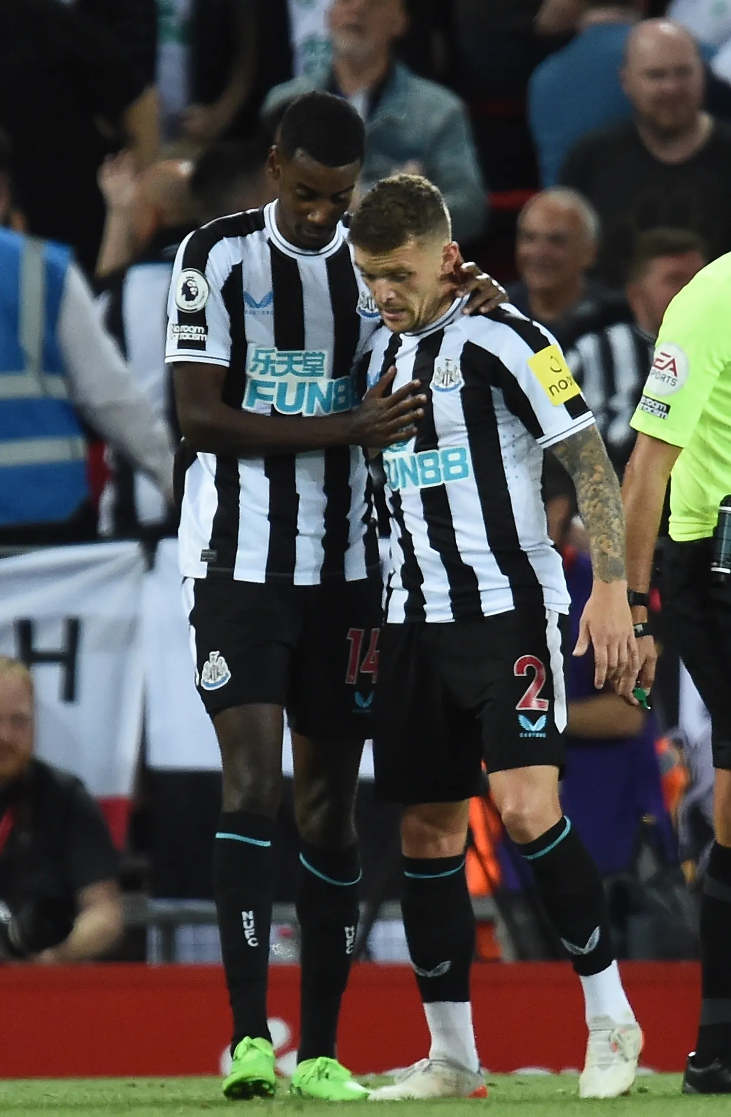 Alexander Isak (vasakul) ja klubikaaslane Kieran Trippier.
