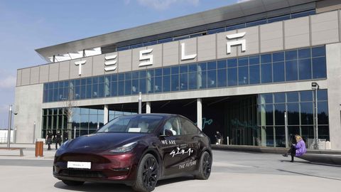 Musk pani uue Tesla mudeli sõiduulatuse maksumüüri taha