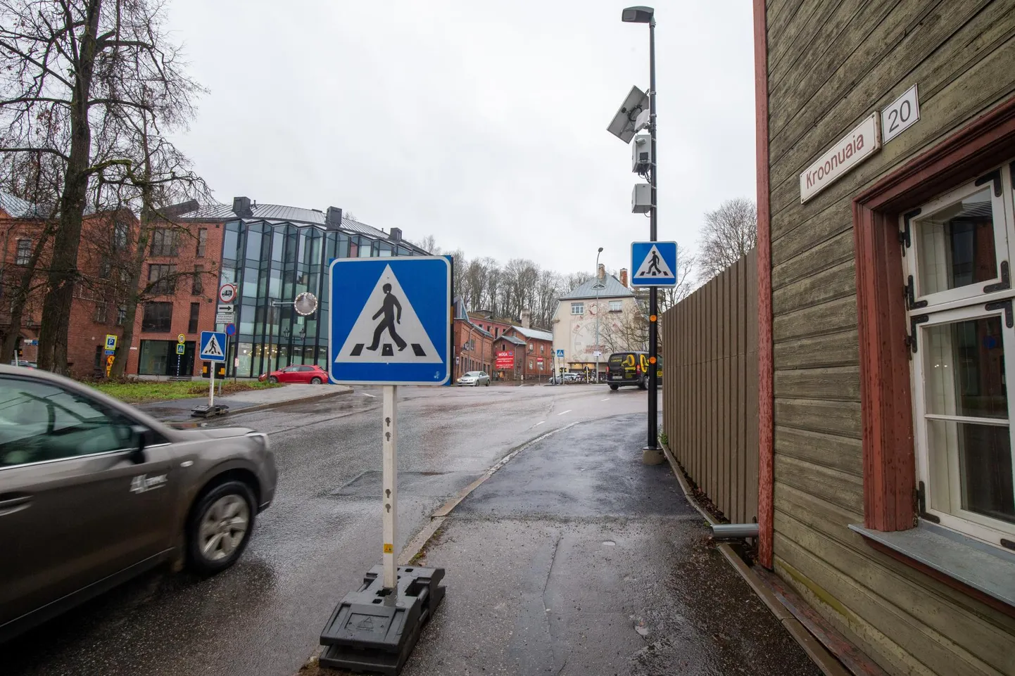 Kroonuaia ja Tähtvere tänava ristmiku nutiülekäik on ühendatud 5G-võrku.