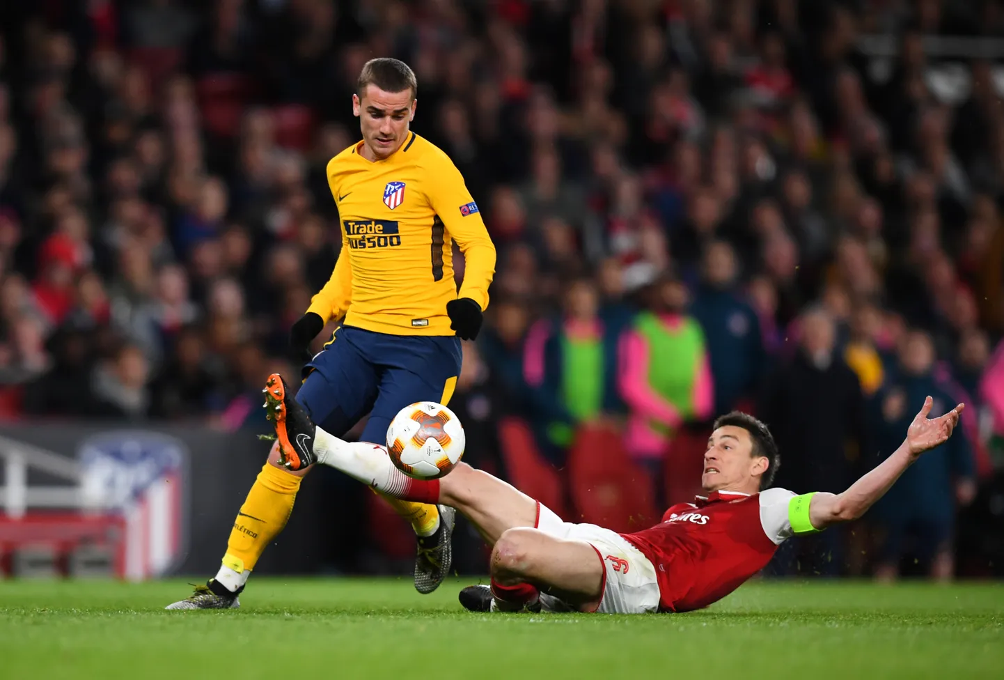 Nii lõi Antoine Griezmann pärast Laurent Koscileny eksimust Atletico eest hinnalise võõrsil värava.