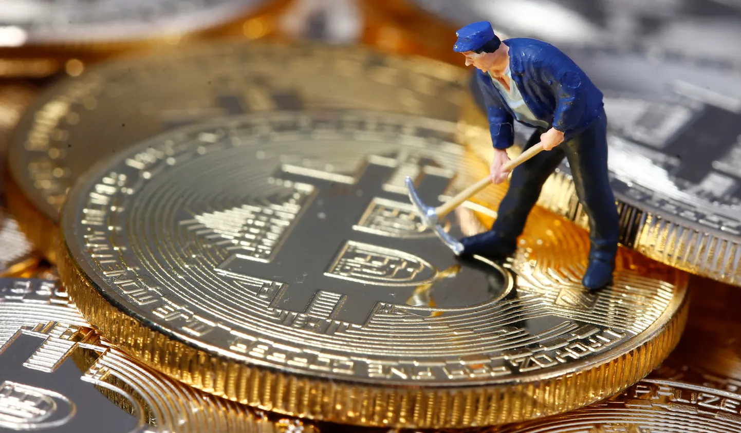 Illustratsioon bitcoinide kaevandamisest.