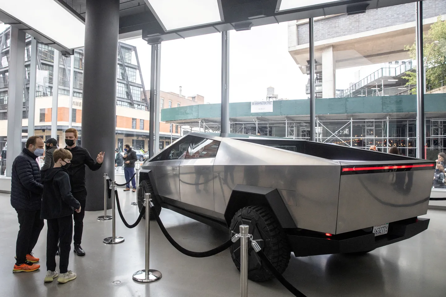 Tesla Cybertruck.