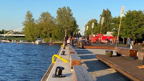 Pärnu jõest otsiti vette kukkunud inimest