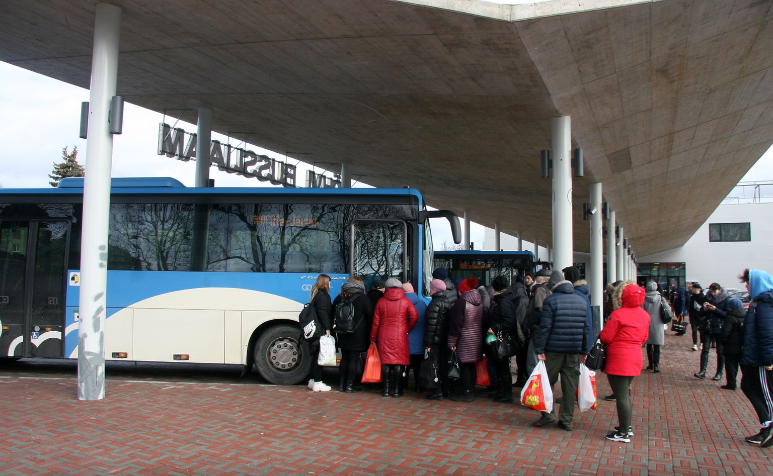 Автобусное движение осуществляется на уездных линиях снова так же, как до чрезвычайного положения.