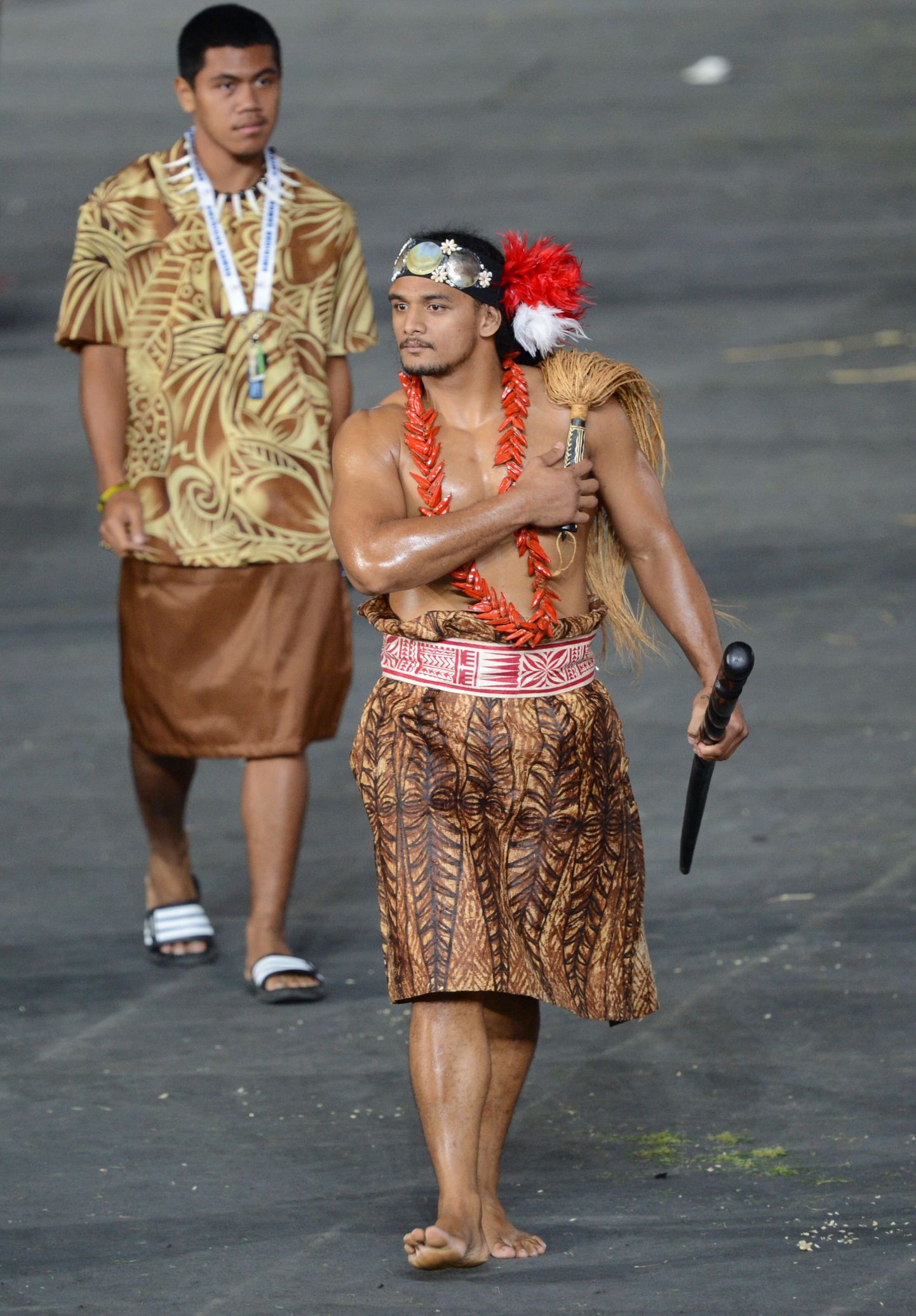 Samoa lennufirma paneb reisijad kaalule. Fotol samoalased