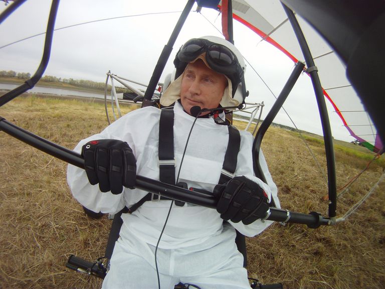 Путин летает на дельтаплане, Сентябрь 2012 года