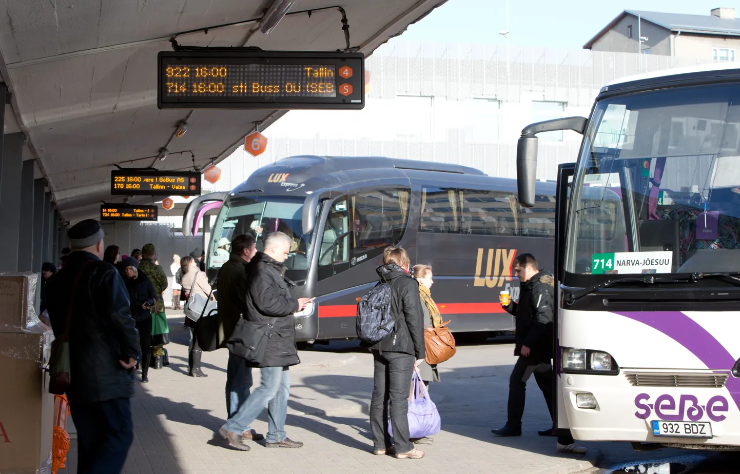 Teenustasuta piletit saab jätkuvalt näiteks ka bussijuhi käest osta.