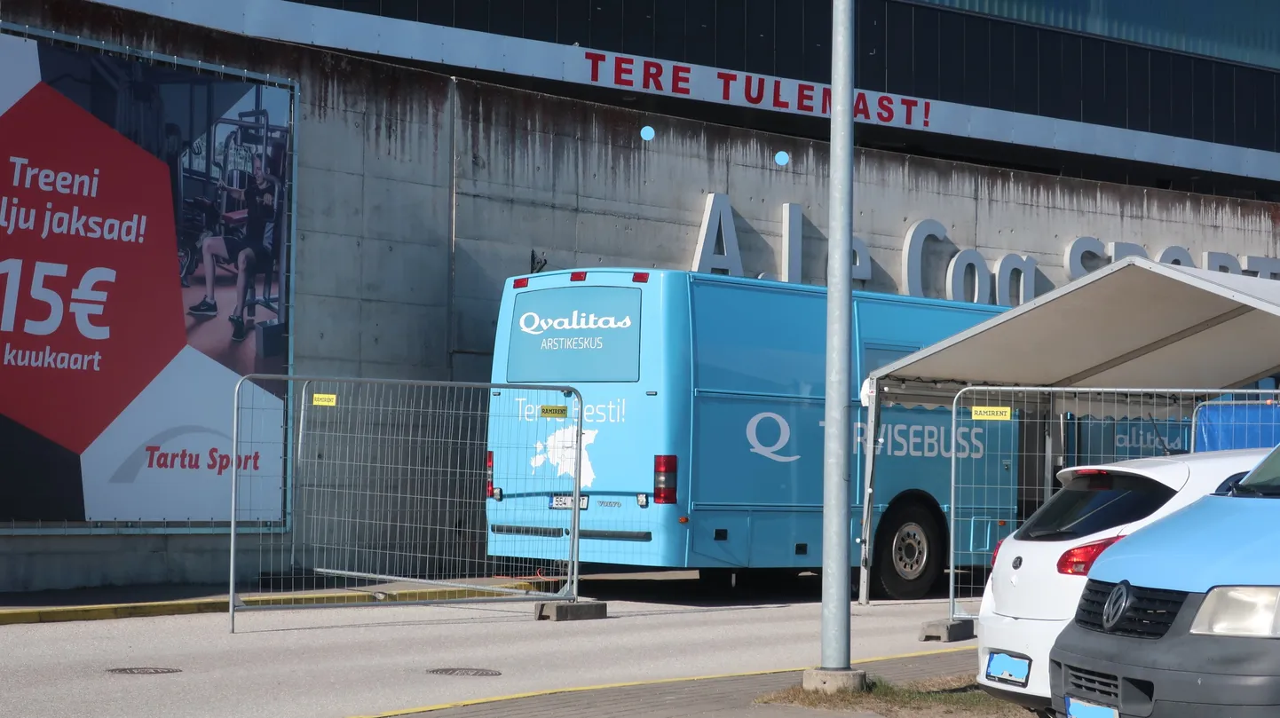 Kagu-Eesti elanikke teenindab SYNLABi testimisbuss. Foto on illustratiivne.