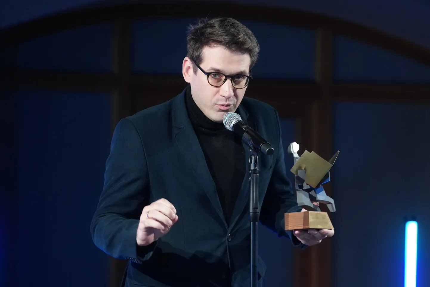 Nominācijas  "Labākais prozas autordarbs latviešu valodā" ieguvējs Svens Kuzmins par darbu "Brīvībene" Latvijas Literatūras gada balvas nominantu apbalvošanā.