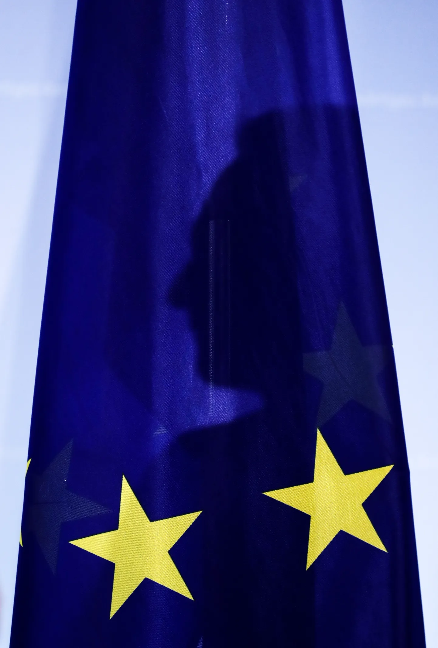 Saksa välisminister Heiko Maas Euroopa Liidu lipu taga.