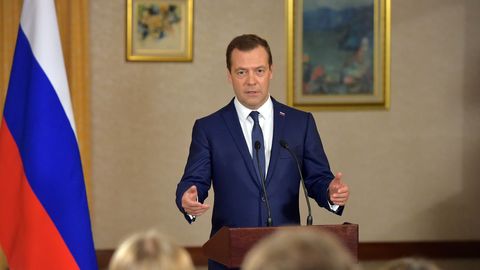 ФСБ засекретила ответ на депутатский запрос о тайной империи Медведева