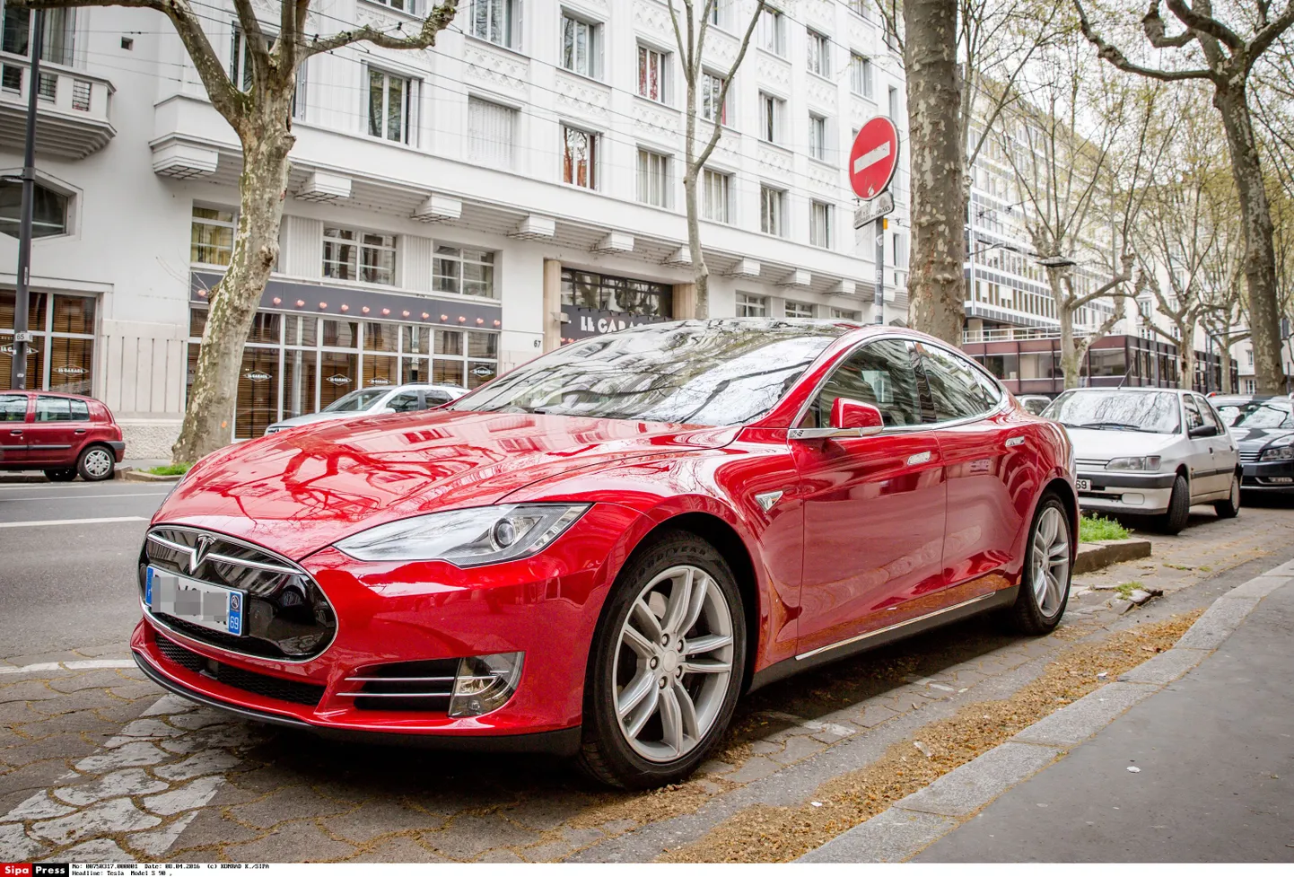 Tesla Model S.
