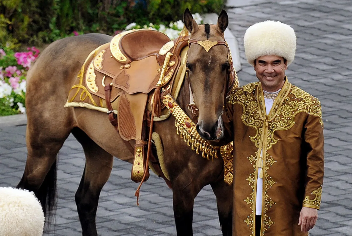 Türkmenistani riigipea Gurbangulõ Berdimuhamedov hoiab riiki raudses haardes.
