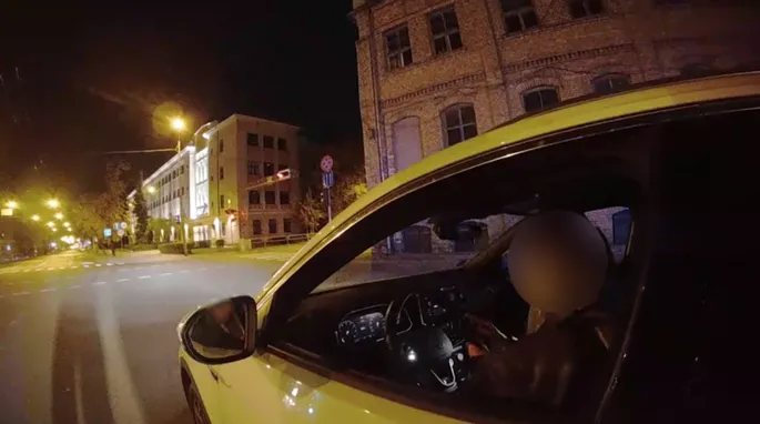 Пьяный мужчина всю ночь смотрел порно в гипермаркете