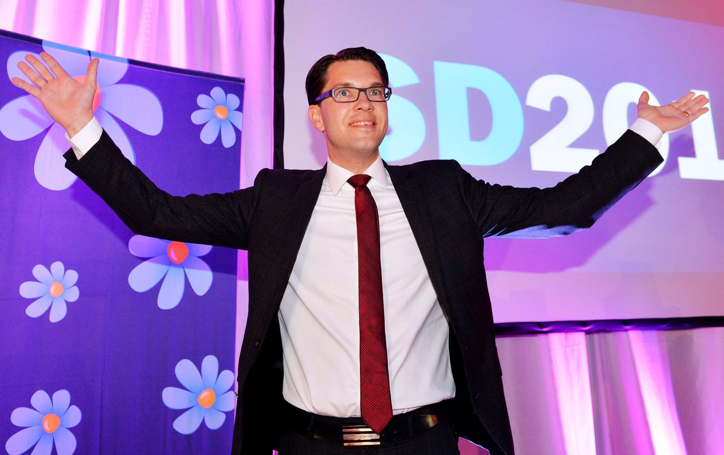 Rootsi Demokraatide liider Jimmie Åkesson tähistamas partei head tulemust 2014. aasta valimistel.