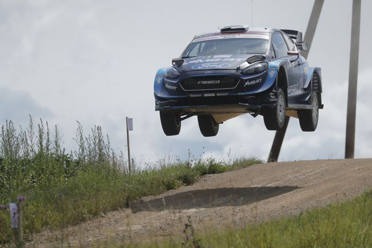 Elfyn Evans Rally Estonial hüppamas.