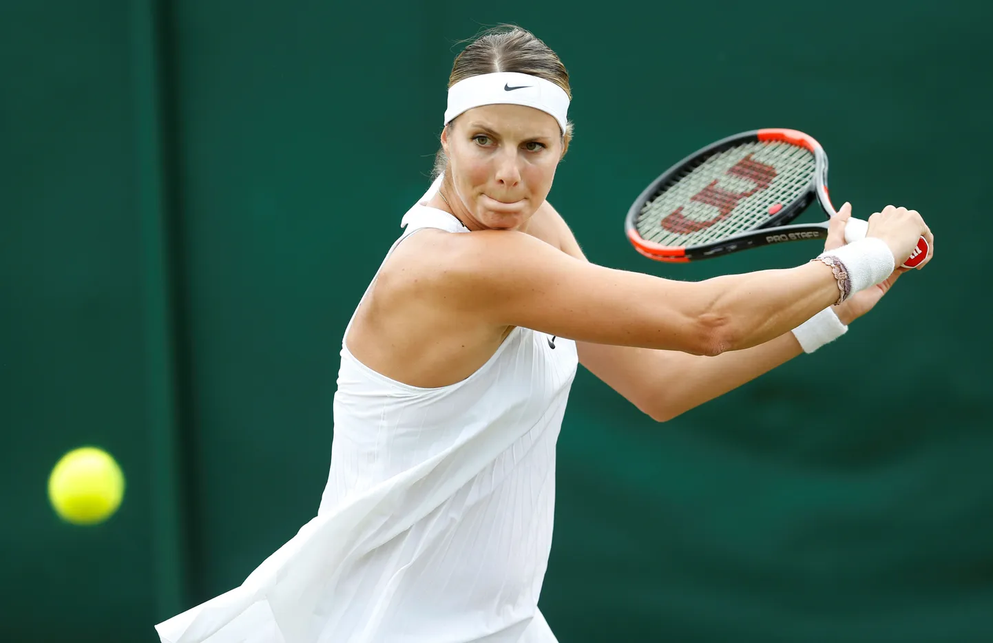Mandy Minella Wimbledoni tenniseturniiri avaringi kohtumises Francesca Schiavone vastu.