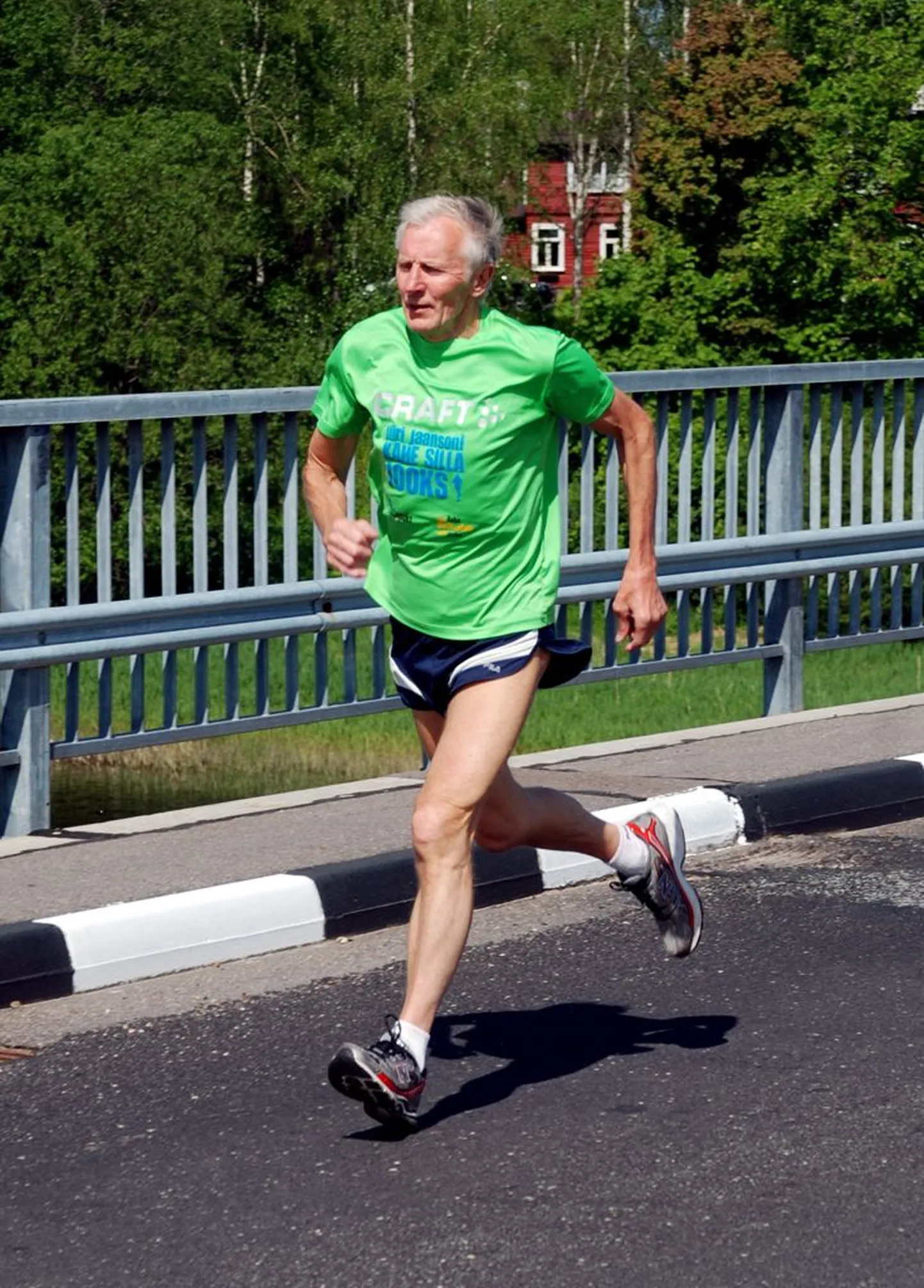 Väsimatu jooksumees Jüri Leesmäe teenis neljapäevakute sarivõistlusel kuni 55aastaste meeste seas esimese auhinna.