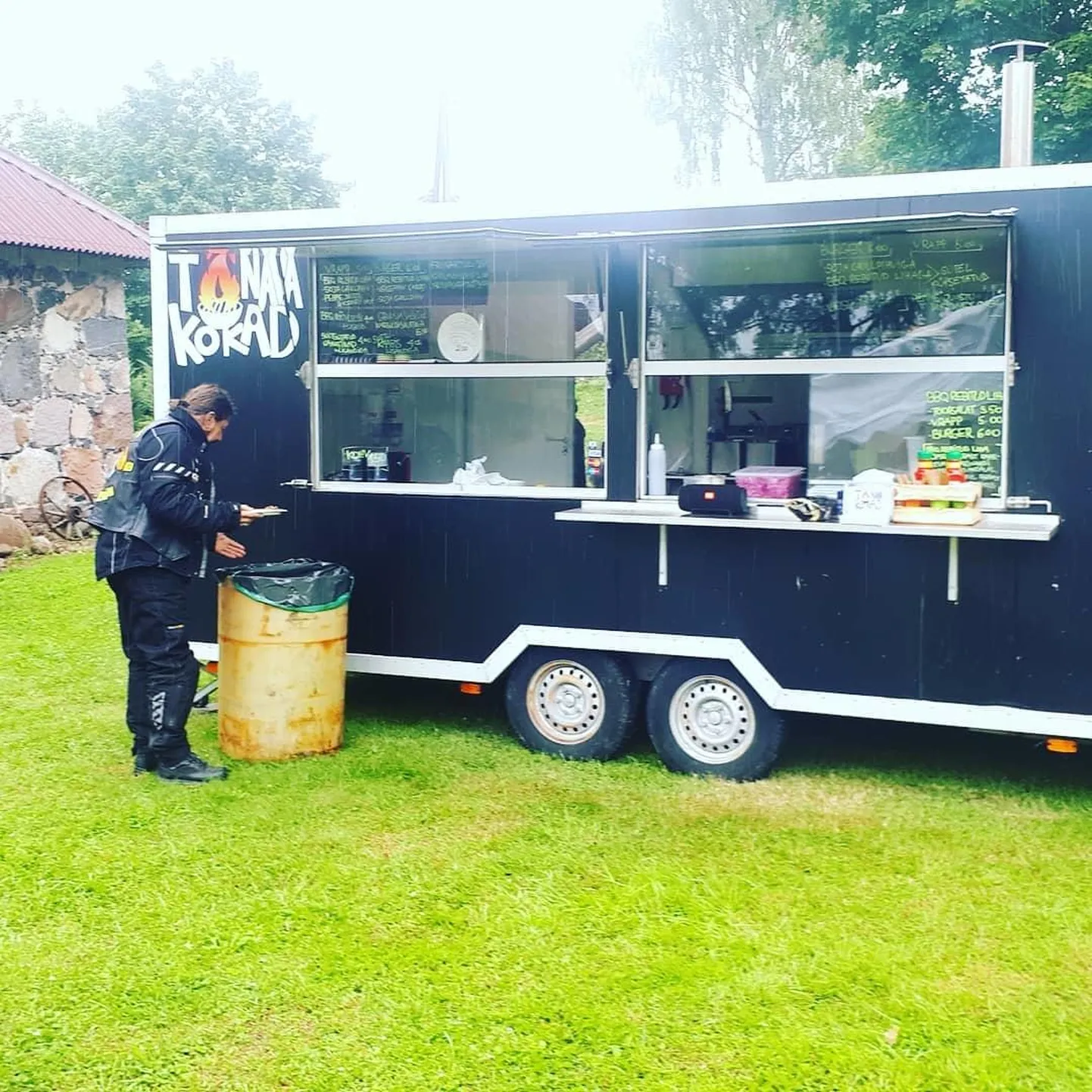 Tänavakokkade toiduvagunist leiab meelepärast nii vegan kui lihasõber.