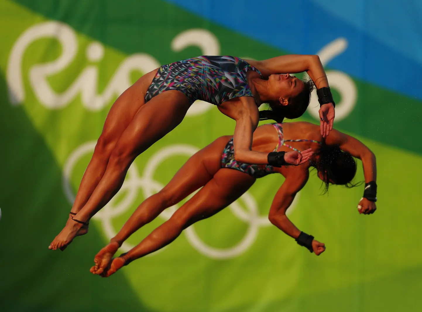 Ingrid Oliveira (seljaga) ja Giovanna Pedroso