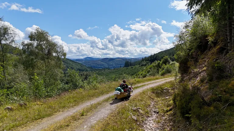 Künklikel radadel sõit oli keeruline, eriti Invernessi lähistel asuval järsul ja kivisel tõusul.