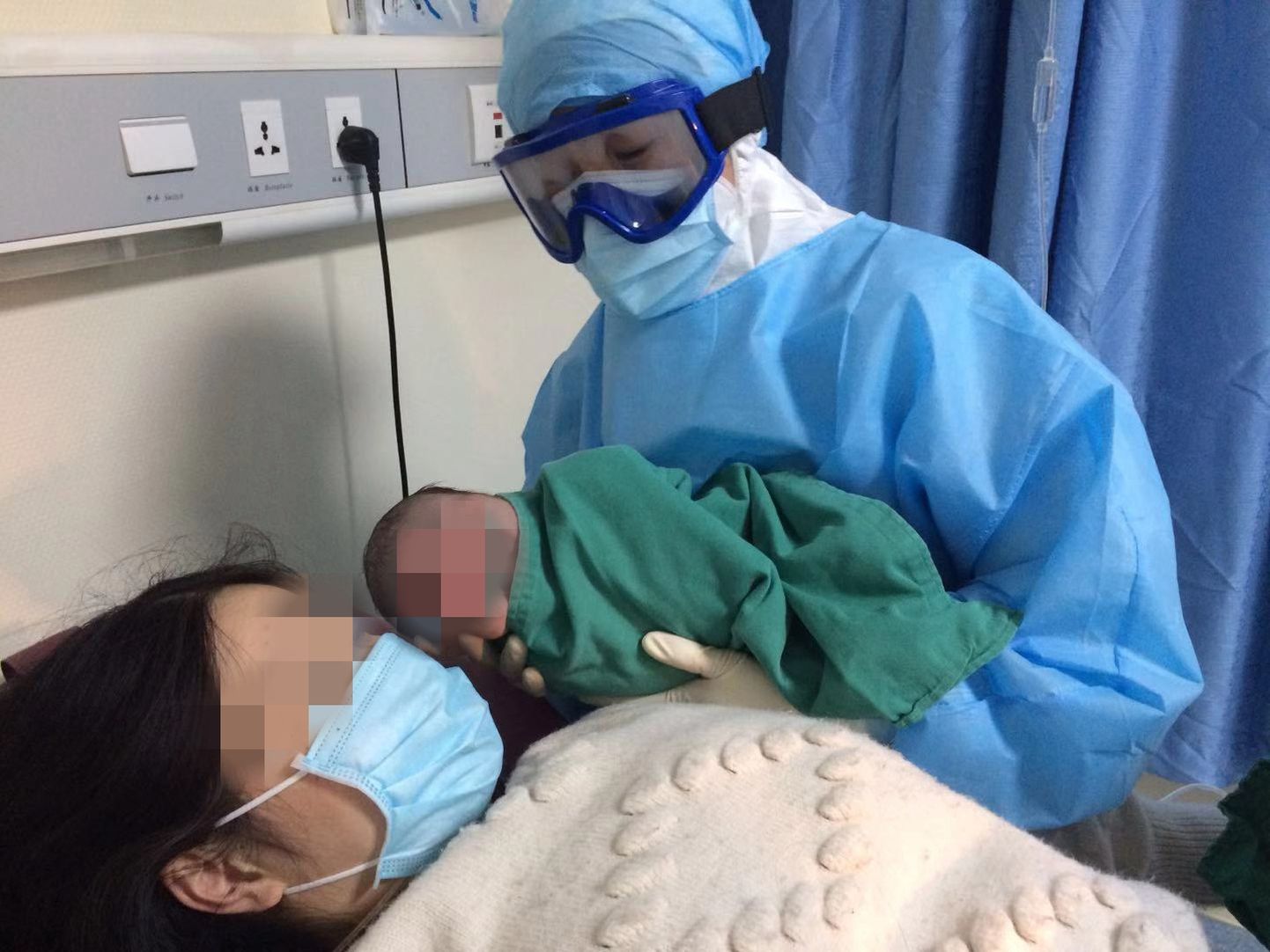 Eelmisel nädalal Wuhanis nakatunud emale sündinud beebi kuulutati terveks.