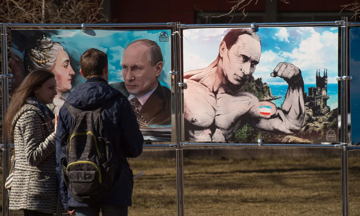 Krimmi poolsaarel näeb vabaõhunäitust, kus figureerib kangelasena Venemaa president Vladrimir Putin.