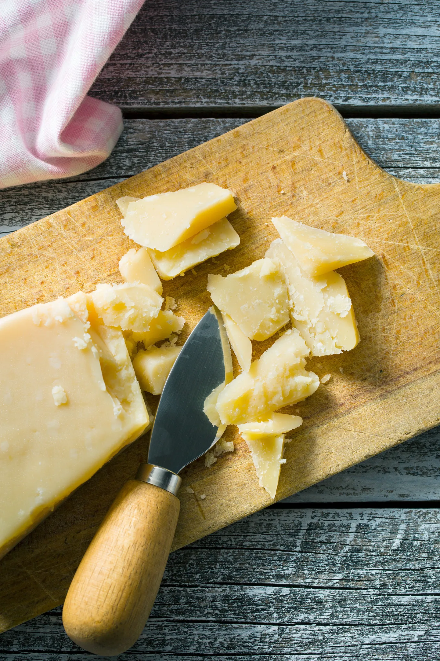 Parmesan täiustab mitmeid roogi.