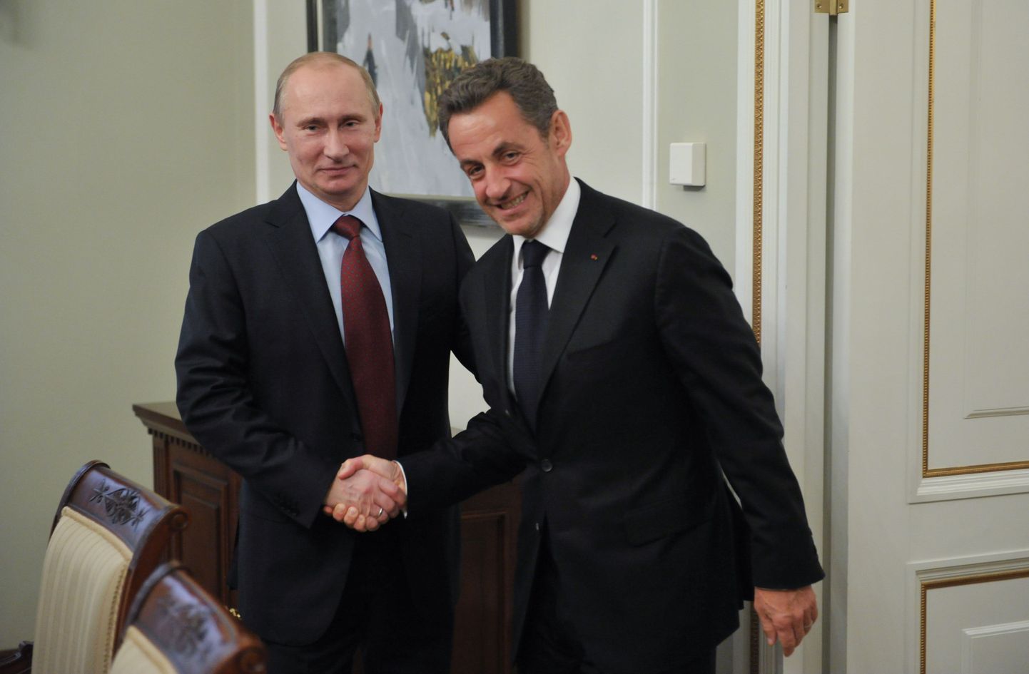 Prantsusmaa endine president Nicolas Sarkozy 2012. aastal kohtumas Vene presidendi Vladimir Putiniga.