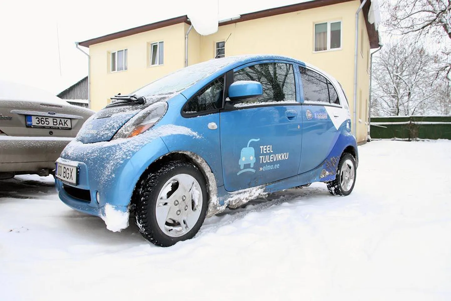 Kolga-Jaani vallavanema Kalevi Kauri sõnul on aeg näidanud, et kui talvel elektriautoga Kolga-Jaanist Viljandisse sõita, siis tuleb seda vahepeal laadida, et koju tagas pääseda.