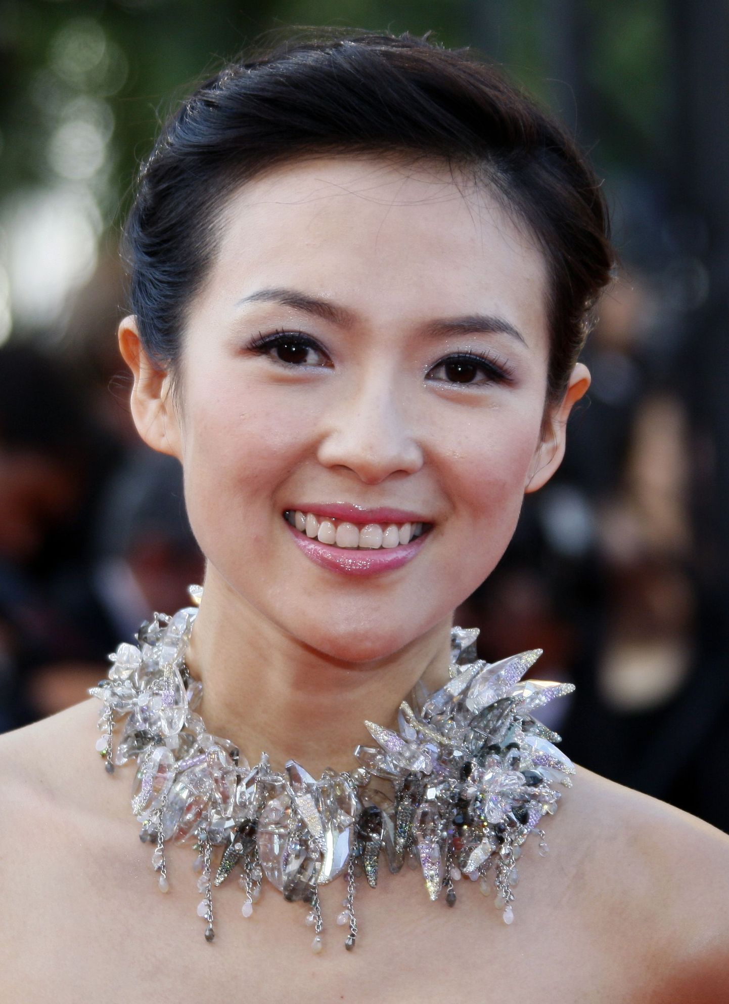 Актриса Чжан Цзыи.