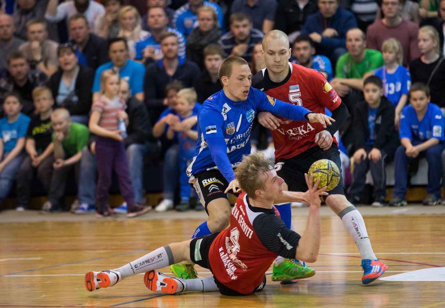 Viimati kohtusid Põlva Serviti ja HC Kehra Eesti meistrivõistluste finaalis 2015, kui otsustava kohtumise võitis lisaajal võõral platsil mänginud Serviti.