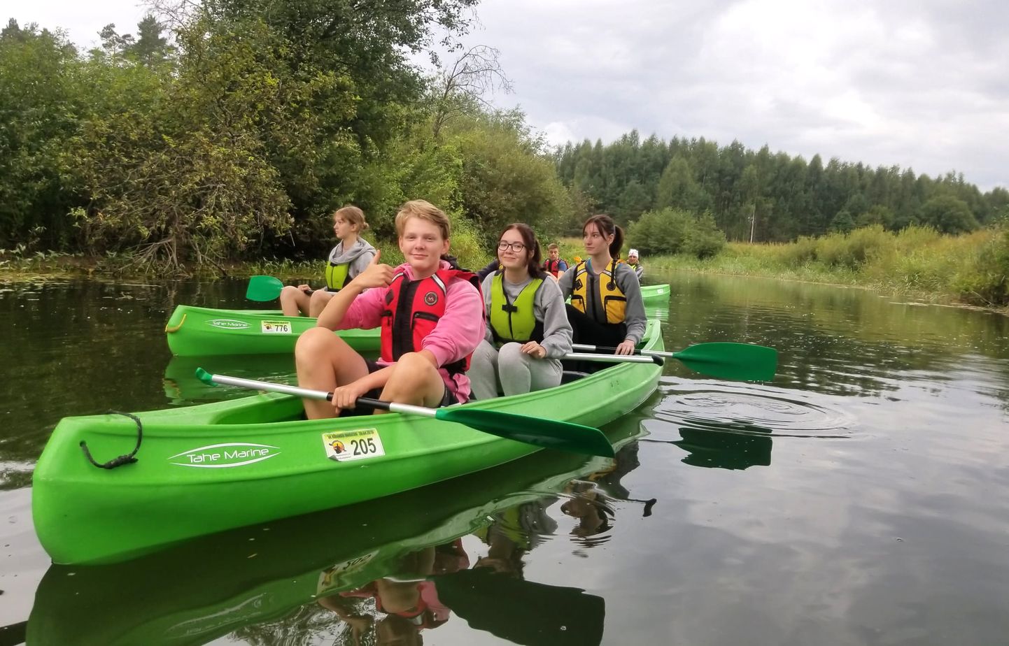 Mullu augustis käisid noored looduskaitsjad ühel laagripäeval Rannapungerja jõel kanuudega sõitmas ja said selgeks veeohutuse põhitõed.