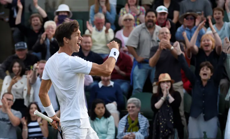 Aljaz Bedene võitis kodupubliku rõõmuks maratonmängu. FOTO: Tony O'Brien/Reuters/Scanpix