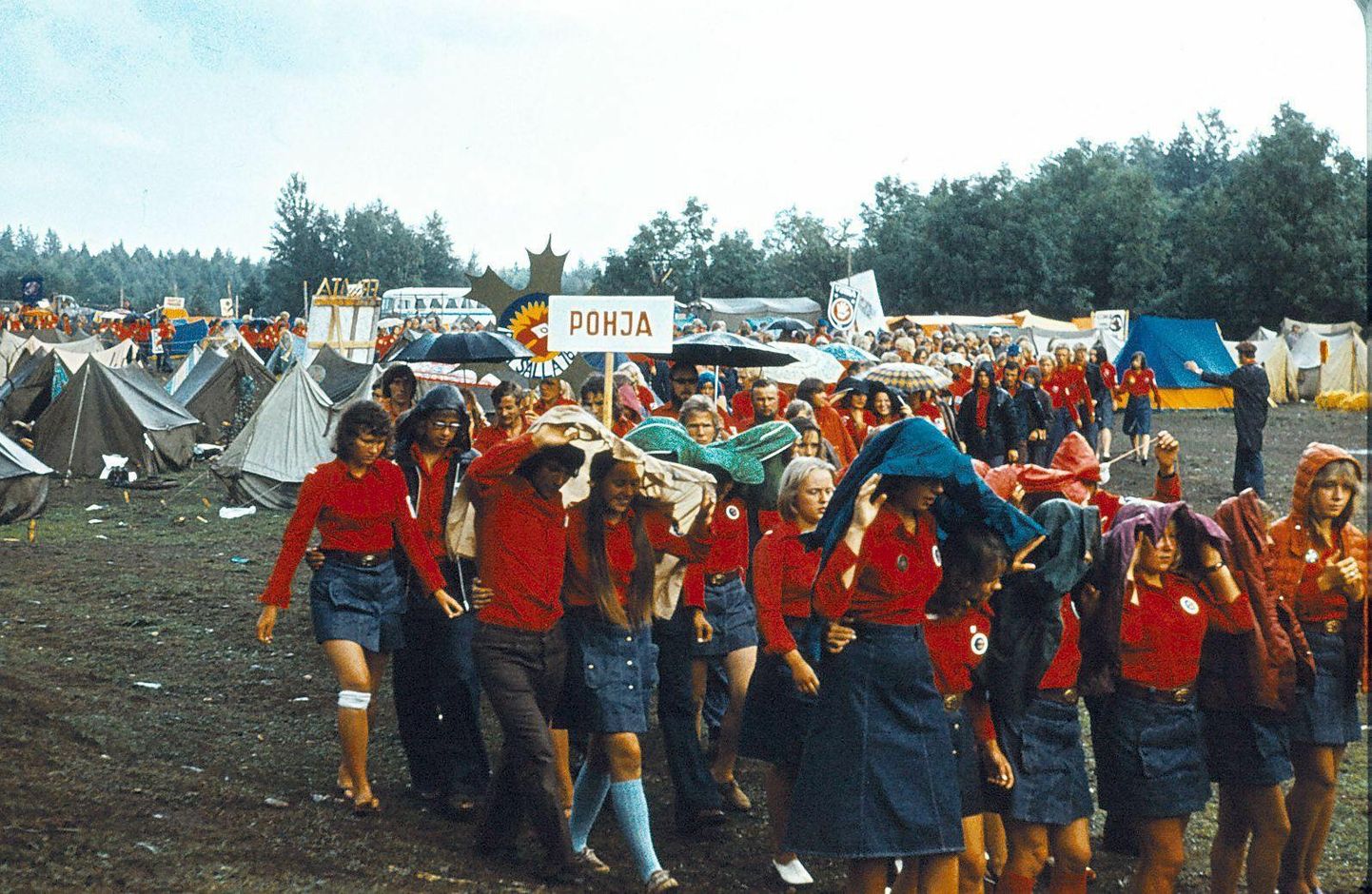 Nõukogude ajal oli malevas käimine väga populaarne. EÕMi ‘76 parimate rühmade kokkutulek Järveotsal.