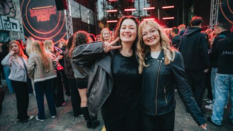 MEKLĒ SEVI! ⟩ Ar svinībām līdz rītam 