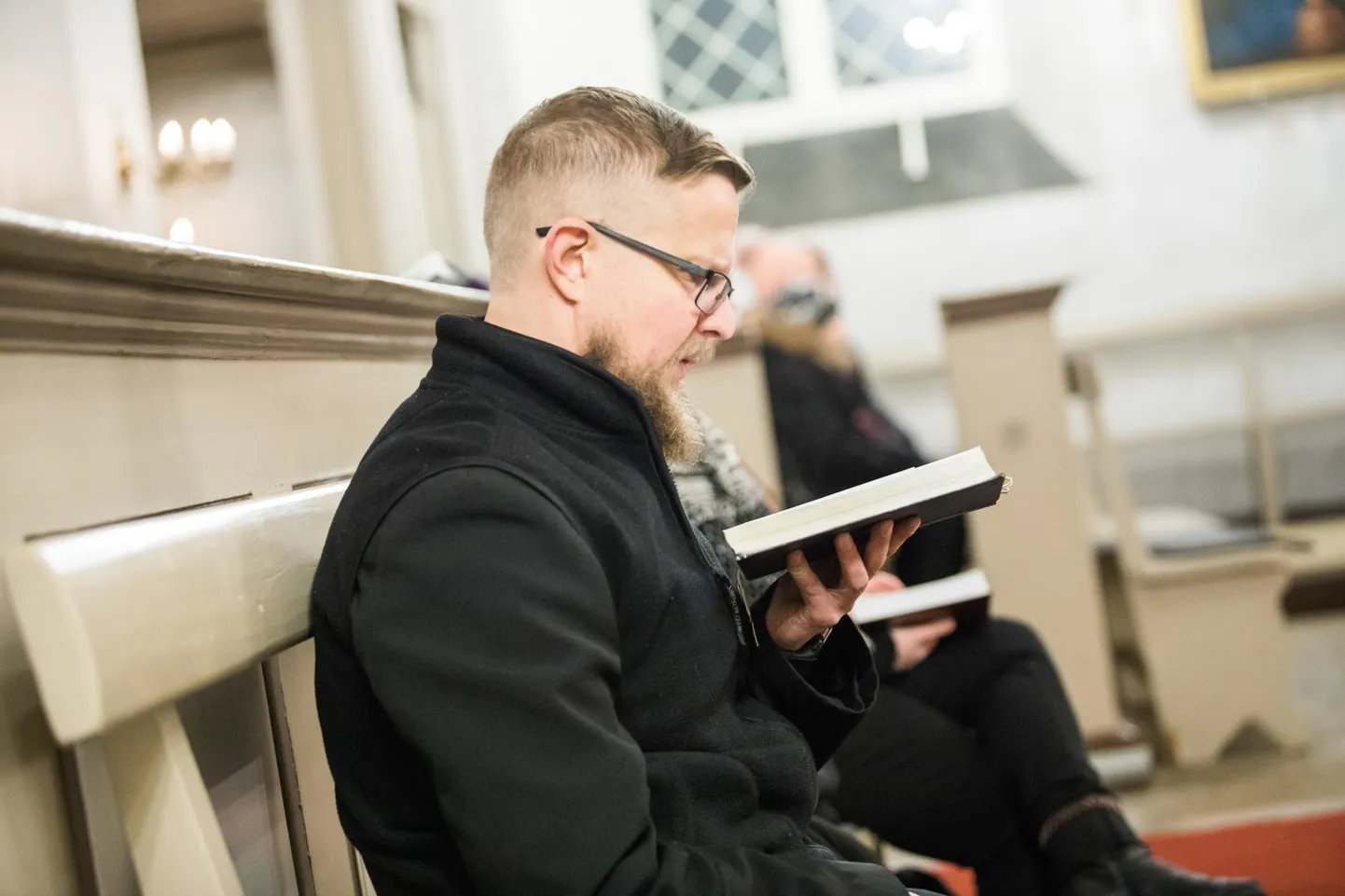 Sel aastal teeb Eesti rahvusringhääling 24. detsembril jumalateenistuse ülekande EELK Rakvere kolmainu kogudusest. Jumalateenistusel jutlustab peapiiskop Urmas Viilma, pealiturg on Viru praost ja Rakvere Kolmainu koguduse õpetaja Tauno Toompuu (fotol) ja kaasa teenib ka diakon Valdek Hang.