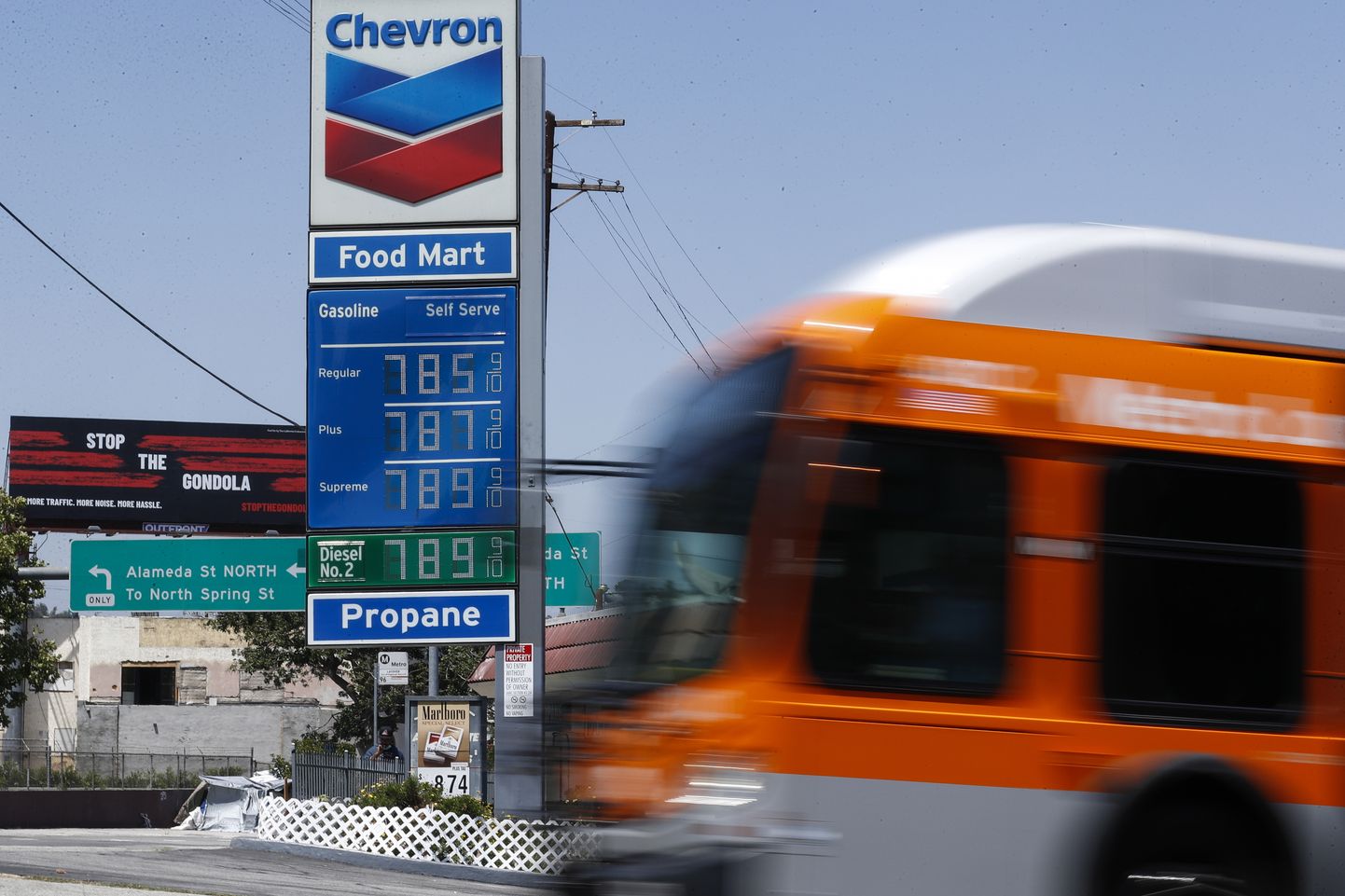 Chevron kütusetankla Californias.