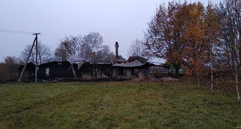 Peerni külas hävis tules talumaja.